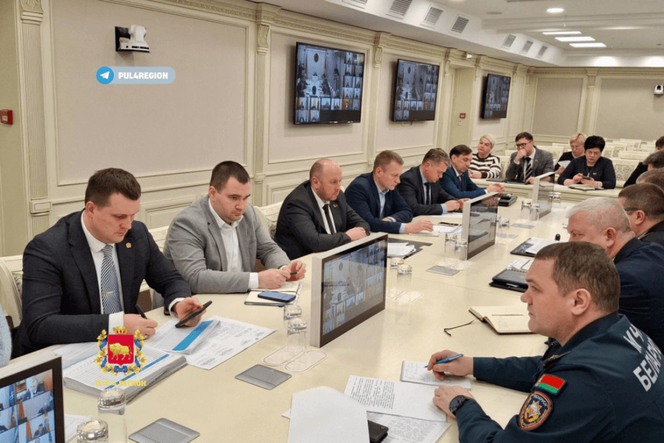 В Гродненском облисполкоме состоялось заседание комиссии по чрезвычайным ситуациям
