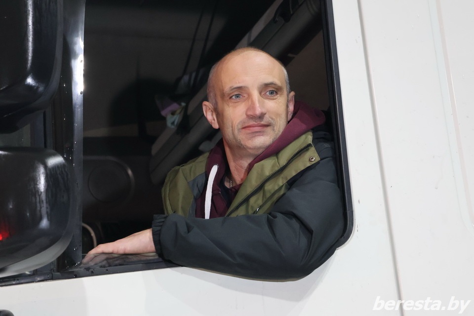 Водитель большегруза Юрий: "Открытие границы заметно упростит нам жизнь"