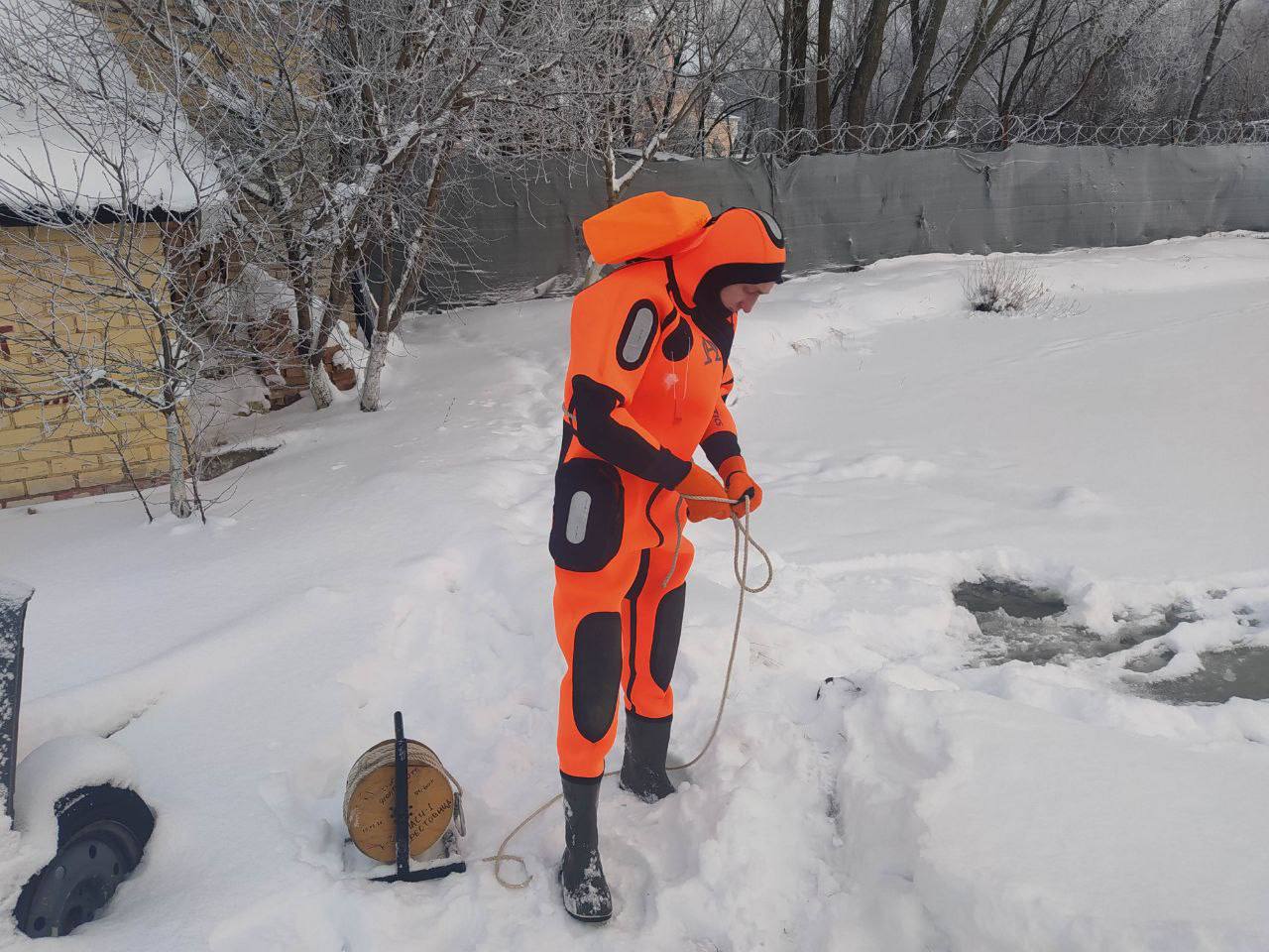 Мастерство спасения на льду. В Берестовицком РОЧС прошли учения