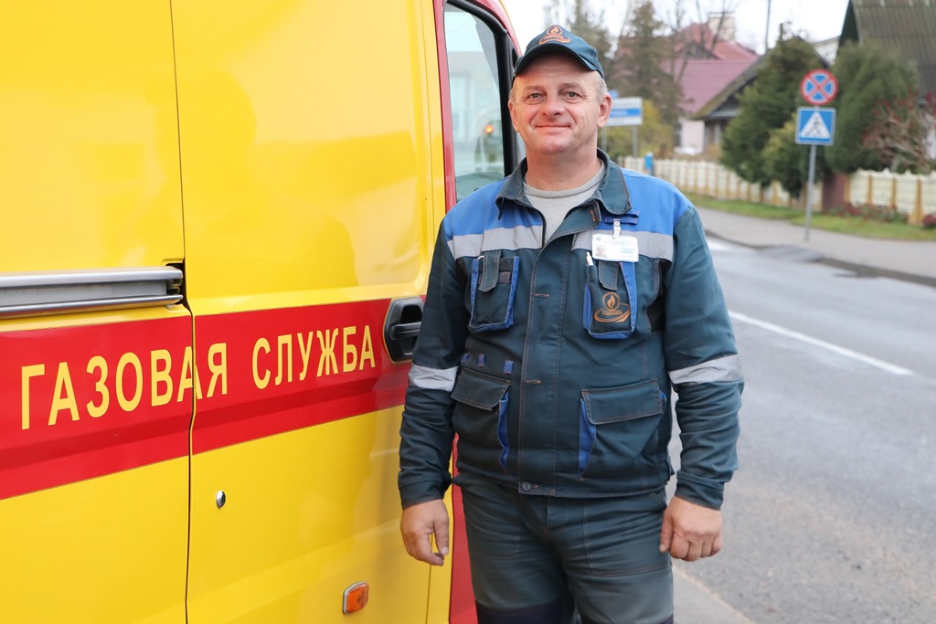 Водитель службы «104»