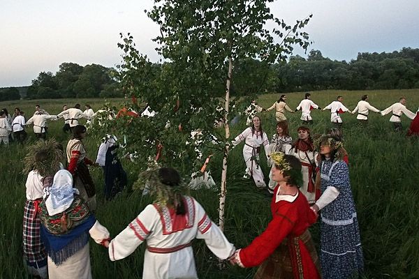 Замовы ў беларускім фальклоры: “Ты, зара-зарыца,   ты, раса-расіца…”