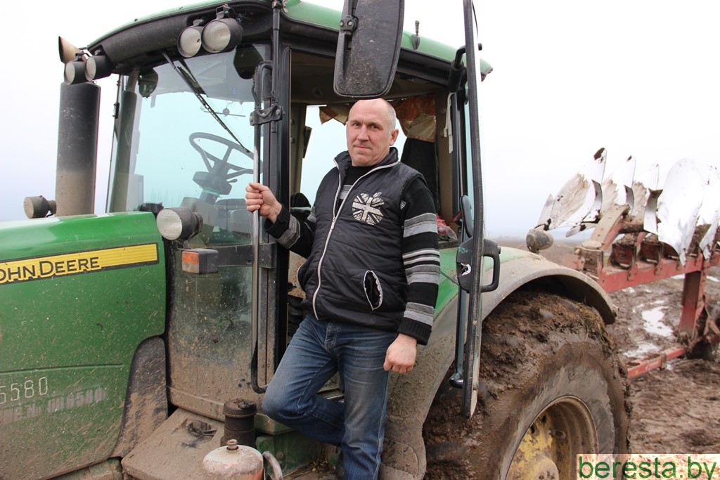 На парадку дня бераставіцкіх аграрыяў - зяблевае ворыва