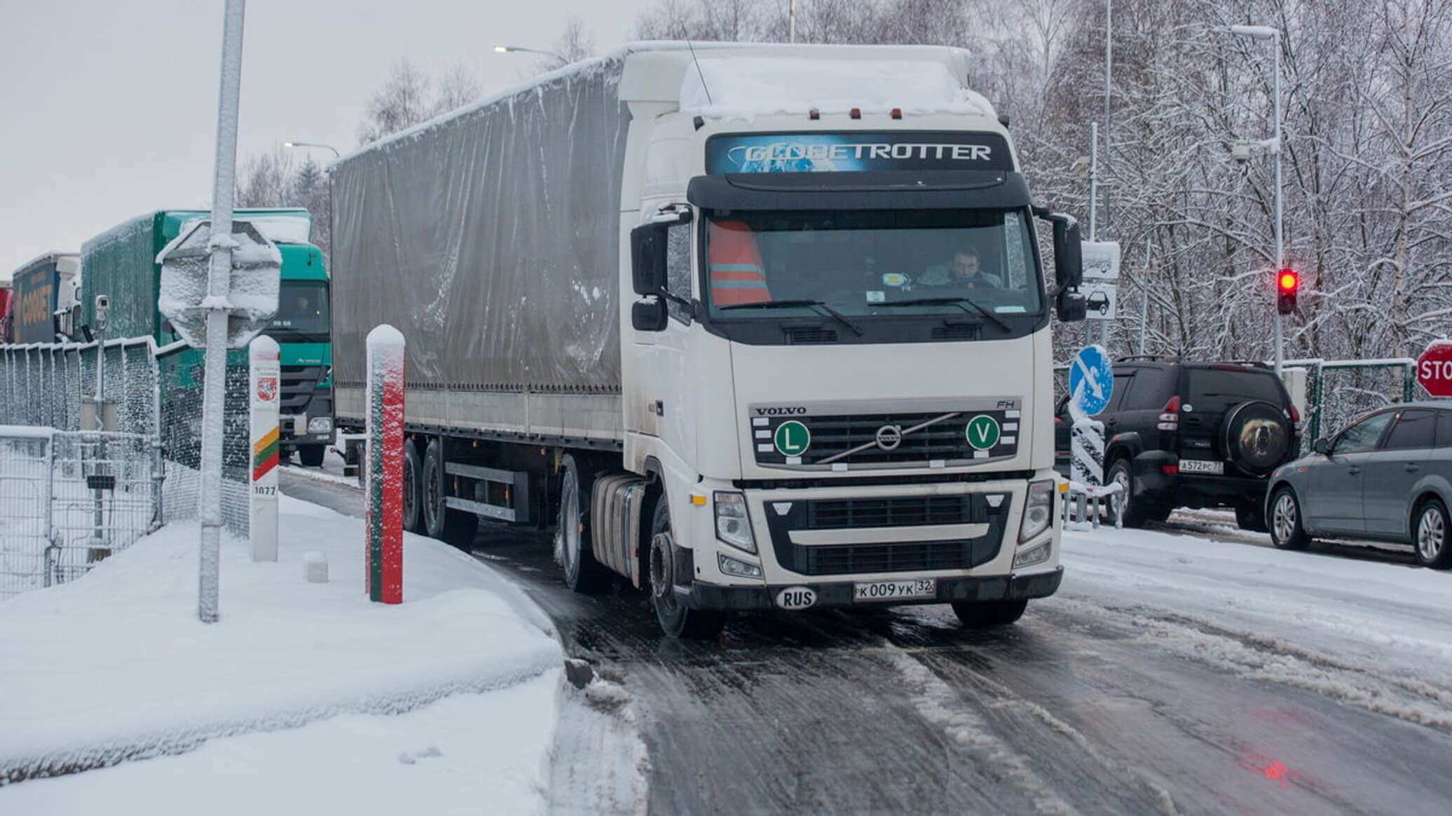 Около 4 тысяч фур ожидают въезда в Евросоюз