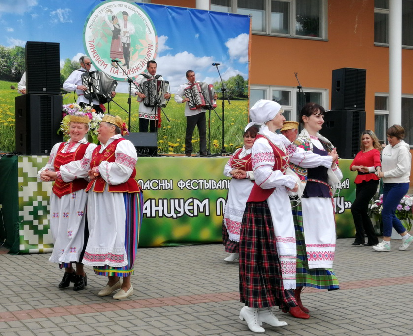 Бераставіцкія выканаўцы прынялі ўдзел у занальным этапе абласнога фестывалю рэгіянальнага фальклору «Панямоння жыватворныя крыніцы»