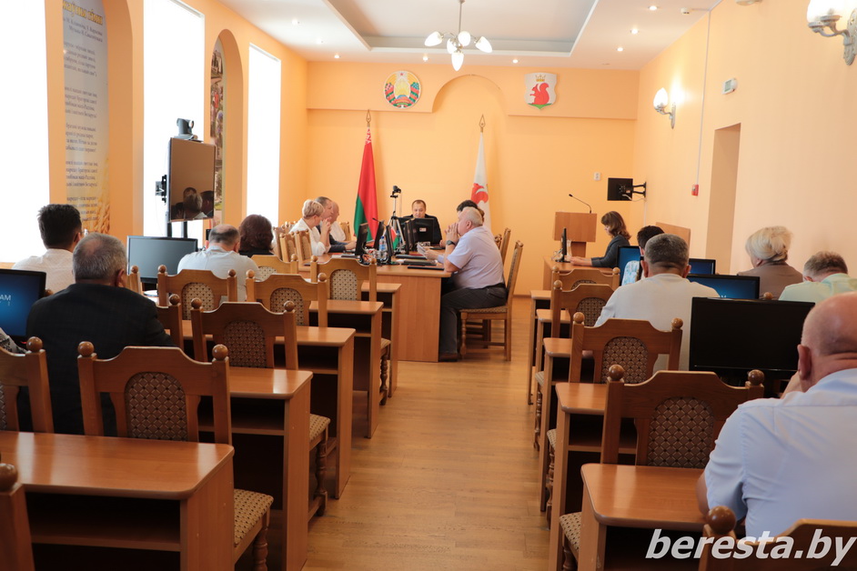 На заседании Берестовицкого райисполкома обсудили подготовку объектов к работе в осенне-зимний период
