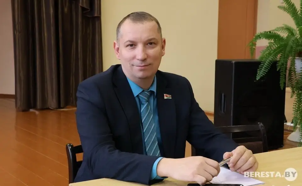 Прямую телефонную линию проведет заместитель председателя Берестовицкого районного исполнительного комитета Андрей Щука