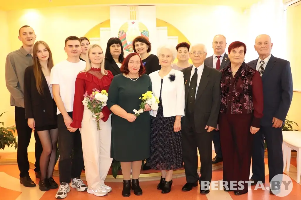 Круглый стол о главном: в Большой Берестовице говорили о ценностях семьи и уважении к женщине 