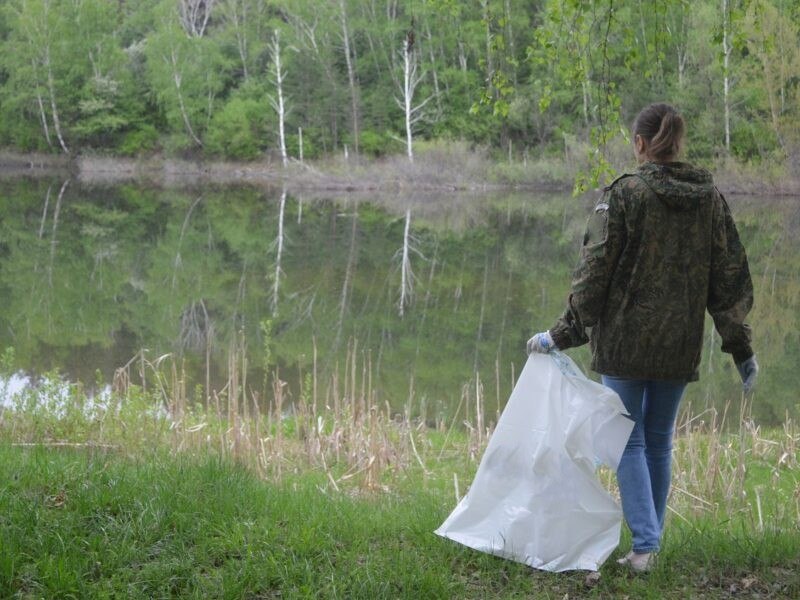 В Беларуси стартует акция «Беларусь синеокая» по очистке водоемов