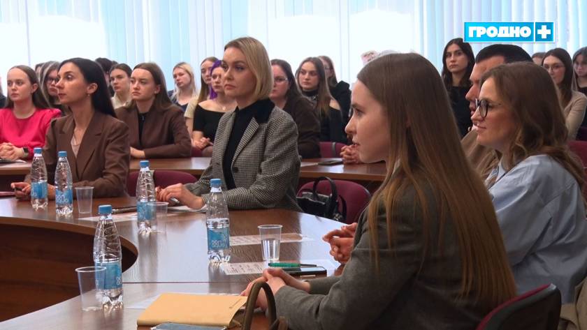 В медицинских вузах страны отменяют платное обучение