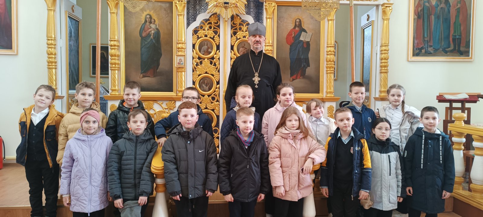 Духовный урок для школьников прошел в храме Святителя Николая Чудотворца