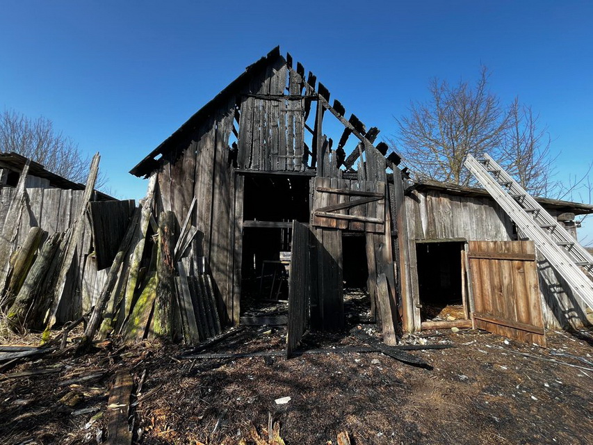 В Гродненской области три пожара в хозпостройках произошли из-за неосторожности при уборке подворий 