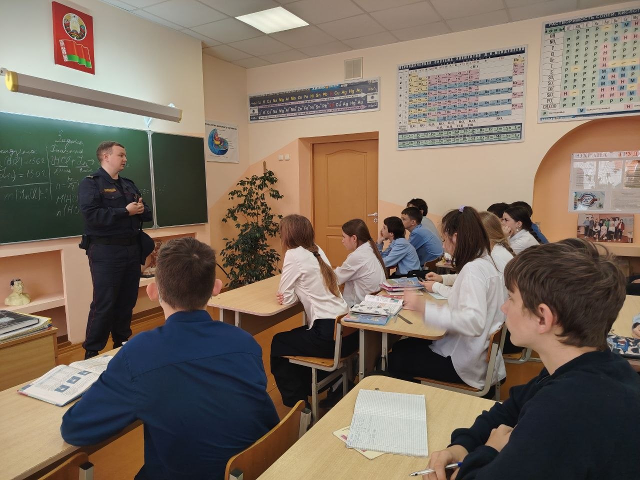 Милиция и дети: важные беседы о безопасности