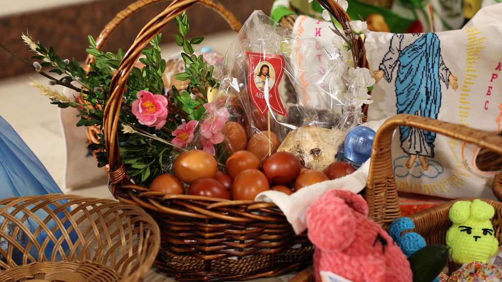 Поздравление Берестовицкого райисполкома и Берестовицкого районного Совета депутатов христиан католической конфессии со Светлым Христовым Воскресением