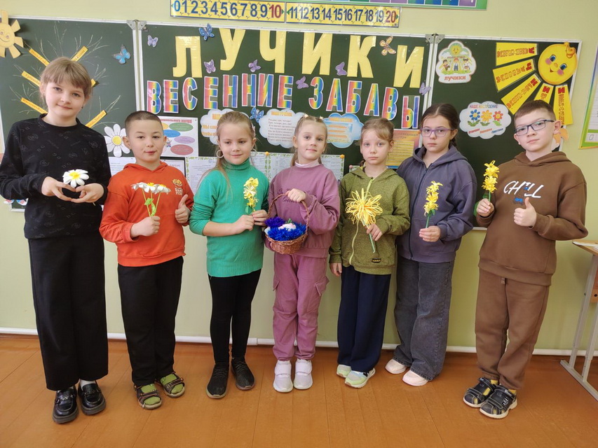 «Лучики» согревают теплом традиций: в Макаровской школе начал работу весенний лагерь