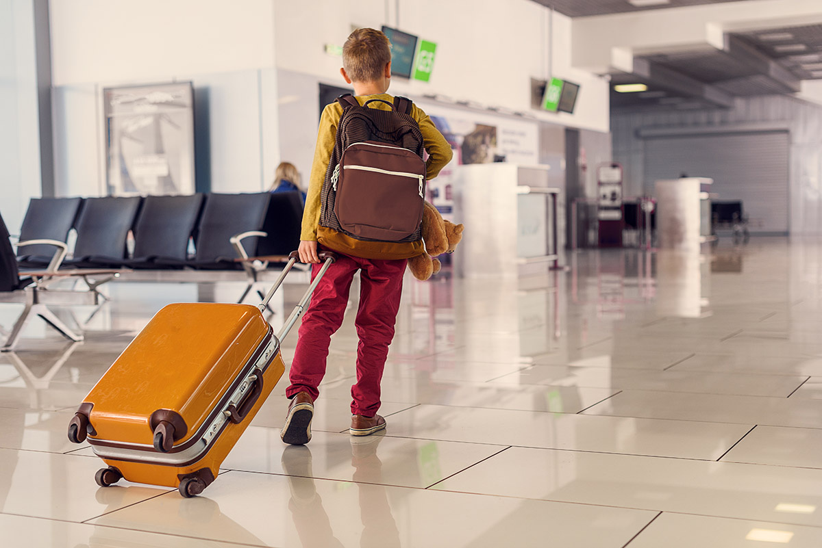 Отпуск в учебное время: требуется ли от родителей предоставлять в школу ксерокопии билетов?