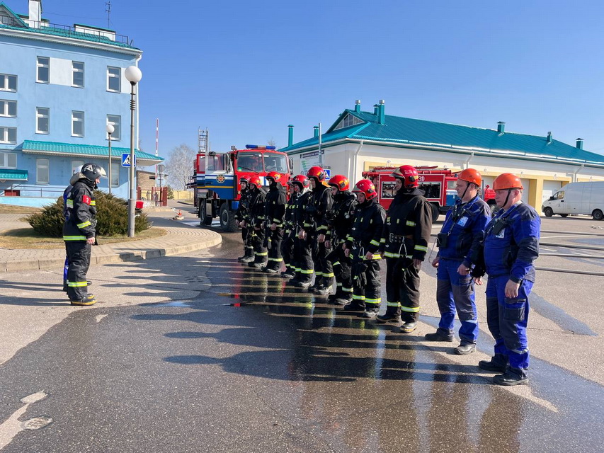 Экзамен на оперативность: берестовицкие спасатели отработали ликвидацию взрыва на объекте газоснабжения