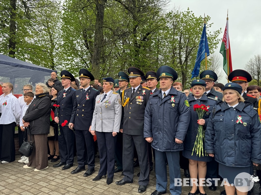Берестовитчина присоединилась к общенациональной минуте молчания