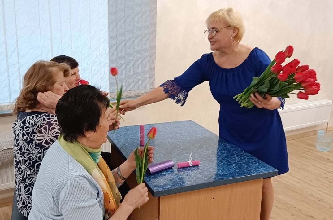 Межклубная встреча «Весна в душе — вечная молодость!» объединила берестовичанок