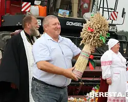 Золото первого снопа. В РСУП «Олекшицы» дали старт жатве
