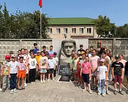 Граница на замке, а сердца - открыты: школьники из Волковыска побывали на пограничной заставе