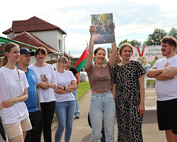 На городском стадионе г.п. Большая Берестовица прошли спортивно-юмористические соревнования "Белкин движ"