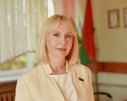 Поздравление члена Совета Республики Национального собрания Республики Беларусь Елены Стальбовской с Днем Государственного флага, Государственного герба и Государственного гимна Республики Беларусь