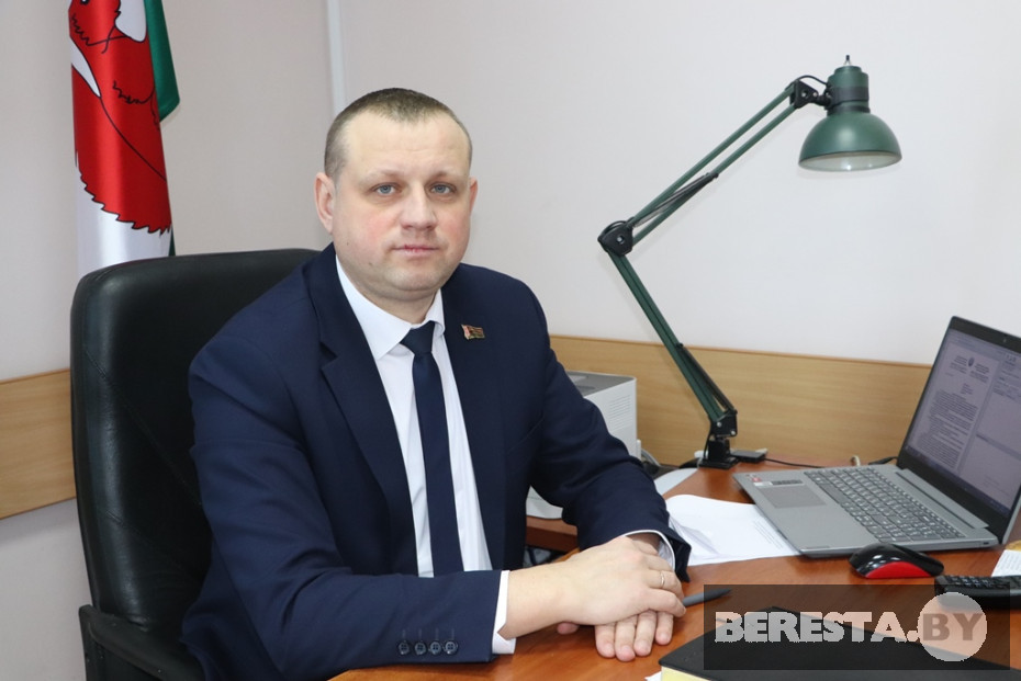 Прямую телефонную линию проведет первый заместитель председателя Берестовицкого районного исполнительного комитета Дмитрий Тиханович
