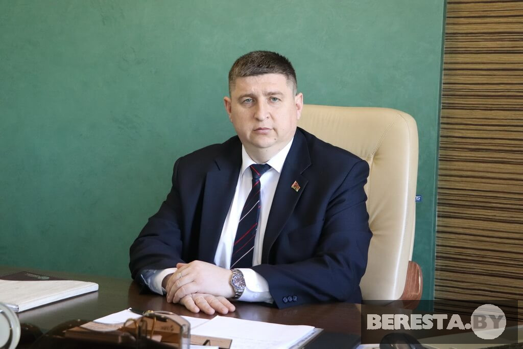 Прямую телефонную линию проведет председатель Берестовицкого районного исполнительного комитета Дмитрий Кадргулов