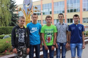 Руслан Ткачук, Максім Ахметджанаў, Дзяніс Язерскі, Іван Грынюк і Вадзім Лапін 